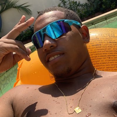 18/03/2020 myrella & Maria clara minhas vidas ♥️👨👧 eterno neto berola 💔🏴
Eu sou filho de fé, Meu coração tem axé, meus orixás me dão luz 🎲✨📿