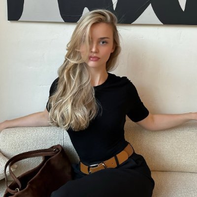 _AnnaMM_'s profile picture. Luxury industry, foodie, travel lover, fashion queen, positive and optimistic.