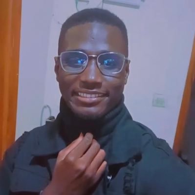 Elmora_jr's profile picture. Expert en intelligence artificielle generative | Informaticien | Créateur de contenu | Marketing digital