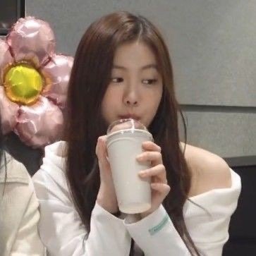 parouamore's profile picture. cadelizando 24/7 e surtando no resto