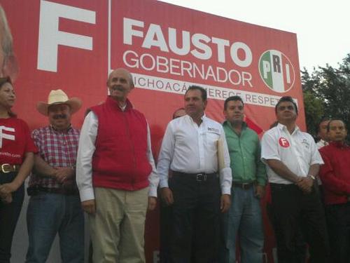 Soy el H.Ayuntamiento de un hermoso Pueblo del Oriente de Michoacan llamado Irimbo,lugar de corcovados,puerta a la monarca,estoy para servirte.