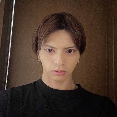 2GTWcR8zww82272's profile picture. 