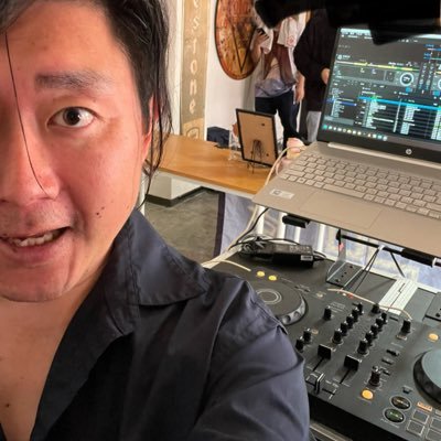 たまにDJと多灯カメラおにいさん。 酒飲み。経歴:香港中文大院卒→ベトナム就職→メーカー資材調達。 趣味: 旅行 アニメ DIY