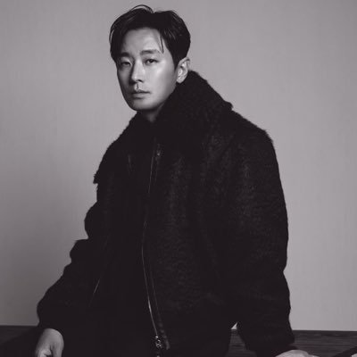 https://t.co/nTMbZ8VWwd Wira tangguh asal tirai bambu yang berlabuh di kala temaram, fantasinya susuri tubuh hingga lagukan lengguh. 𝑾𝒂𝒏𝒈 𝒀𝒊𝒃𝒐