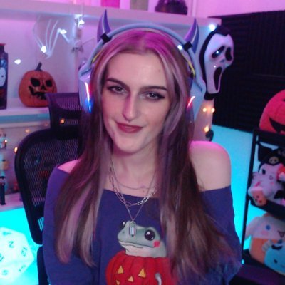 👻 Aussie horroriety streamer
✨ she/they
🌈 severely bi
🧠 AuDHD club
😈 overall gremlin
⚡ powered by JUICD energy
🎥 live Tuesdays 4pm AEDT