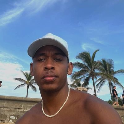 Rapper • Diretor • Modelo (
MOB : UsOneRecords )
( LIFESTYLE : CRIMINALIDADE E GRIFE )
