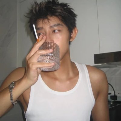 hualiu1291035's profile picture. 