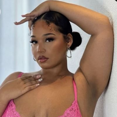 adoma_grac72657's profile picture. smile because nobody knows what you're feeling inside