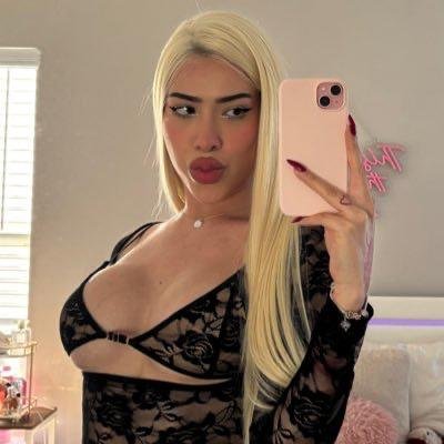 juliarobert57's profile picture. WE ONLY LIVE ONCE  HAVE FUN WHILE DOING IT.🍆🏳️‍⚧️💜🦋