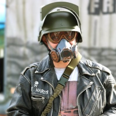 カメラとか終末装備や世紀末とか大好きです。 NoMANsLand(@NoMANsLand_10)の撮影等をしています。 所属:Goliath・骨破大隊(九州)・IHYUUMON_Clan