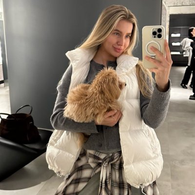AmelieAF5's profile picture. No one cares about you
