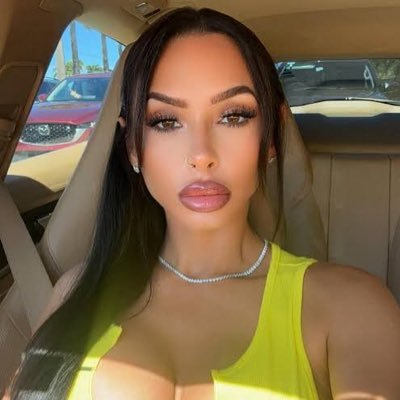 SicilyD54379's profile picture. fashion model