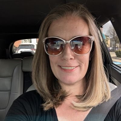 (she/her) 🌊 Proud liberal 🏳️🌈 #equality #FBR🐕#animalrights #Womensrights . #VOTE #NeverTrumper BLOCKED by @KariLake 🤣 🚫DM's.🇺🇦 BRING RECEIPTS.