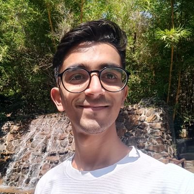 dinuuu28's profile picture. Developer | Content creator | BCA graduate