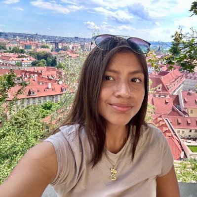 Karolinesgv's profile picture. Is my soul dark for you.?