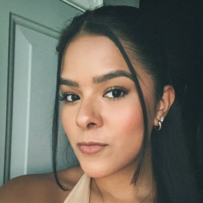 lizzzh17's profile picture. 