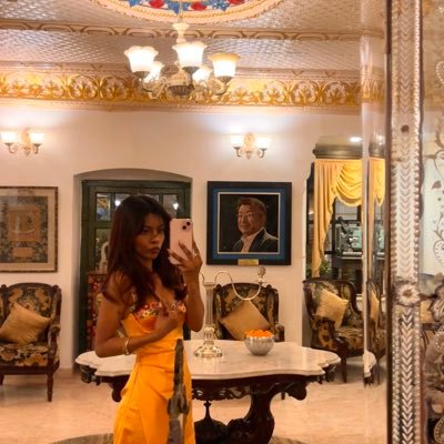 Nomadomamomo's profile picture. last come back promise