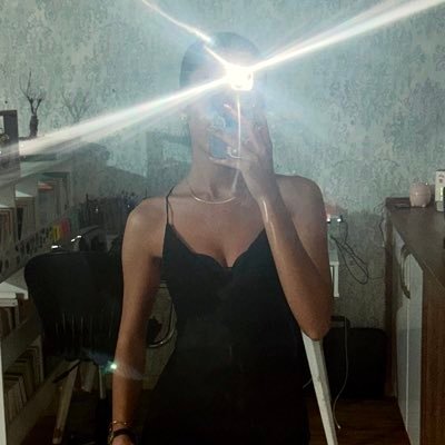 _hunnnuh's profile picture. ژئوپلیتیسینِ گمنام تبلیغاتچی بدنام