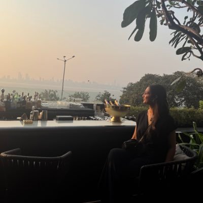 FlamingoByST's profile picture. Mom to 4 boys (2 human,2 paws), LifeCoach, Artist, constantly looks for connections btw Science and Spirituality.Has both a backbone and a funny bone.