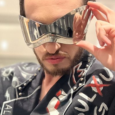 Autor de “Diário Simulado” pela @plutaolivros 🫨Crio mundos que bugam a sua mente 😎 também conhecido como @trajanomyss ➡️ rep: @agenciamagh