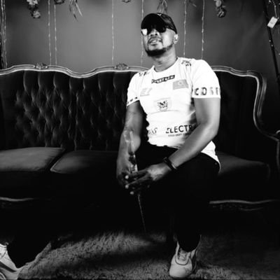 Tsonga fruit. Chess♟️ Master, Sapiosexual, Human rights activist, Black Socialist, @KaizerChiefs Family member. No to Tribalism, Racism & Stupidity. Avuxeni