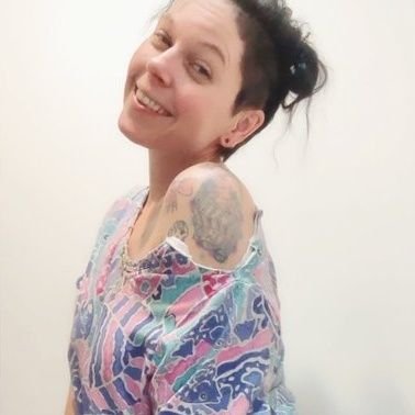 Belle plume cherche joli crayon de couleur pour écrire ensemble les plus belles pages de notre vie . Dans la joie de nous décrire, Arc-en-Cielement vôtre ! 💁