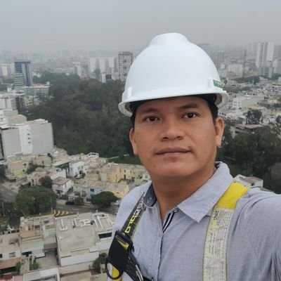 soy ingeniero civil de profesión, pero ahora en la actualidad me dedico al sector de tecnología: soy junior análisis de datos, cyberseguridad y IA