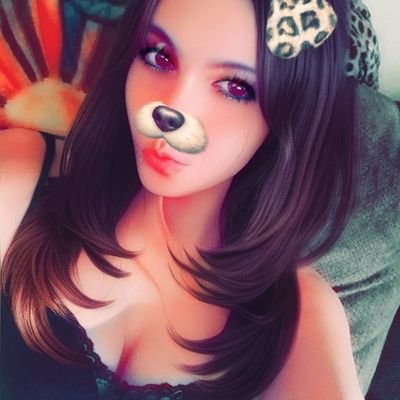 Gamer nerd, dirty mind, hippie, kinky, caring friend, potty mouth, good heart, smartass, sinner, bitch, loving, I never said I was perfect! 🎮🤓🍄