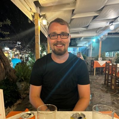 Matthew611J's profile picture. Electric Avenue 💙💙💛💛 Scunthorpe United ⚽️⚽️