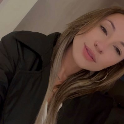 plslinee's profile picture. Boêmia 🌈