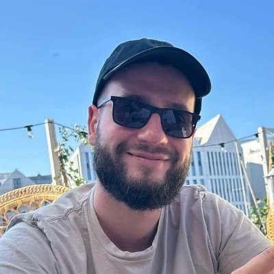 Artur Chmaro β Profile