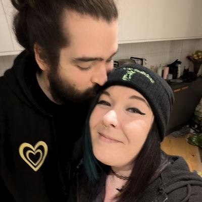 can often be found losing my voice at a wrestling show 🖤💛