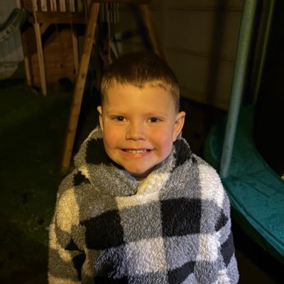 ShaneHe02317898's profile picture. Man Utd fan, FPL lover, last 3 seasons 12k-89k-71k Fantasy football fan FPL-dream team- tff