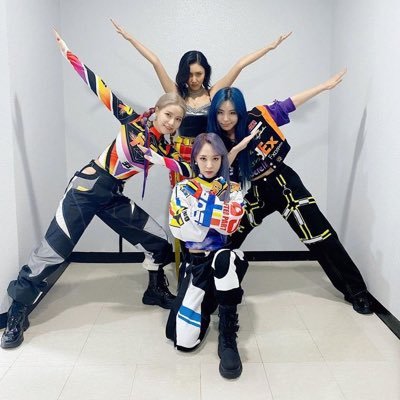 迷妹廢推一枚 轉推魔人 All the love for MAMAMOO.❤️💙🤍💛 For My Heart Lingling Orm💜🤍