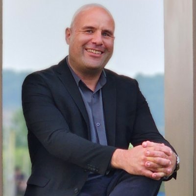 Financial journalist with Swiss newspaper 'Finanz und Wirtschaft' (@FuW_News), covering markets and economics.
Tweeting in English and German.