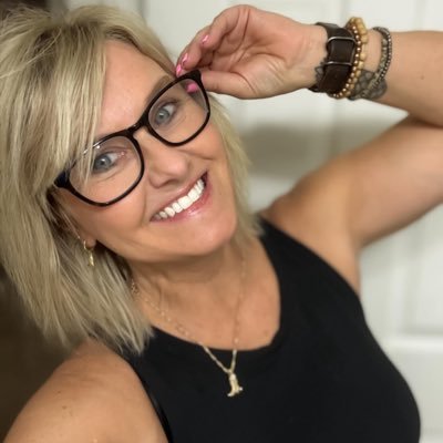 Ktallarita15155's profile picture. 2nd account other was compromised MAGA🇺🇸🦅 Travel ✈️ the beach 😎🏝️ Photography 📸 PATRIOT🇺🇸❤️🤍💙 🚫NO DMS