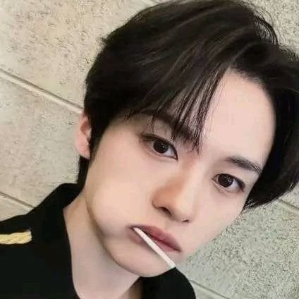 fandemigwa's profile picture. 