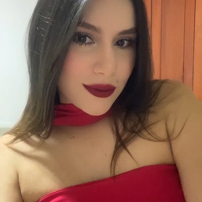AdriSarmientoJ's profile picture. ¡No escribo, expreso!