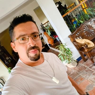 alexjoshua2013's profile picture. buenisima onda y amiguero en todo. amante de la aviación, amante del café.