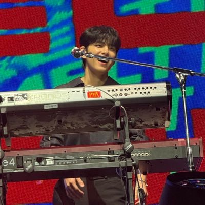 not a shop - occasional GOs and pc claims from kr, cn, and th; for snsd, shinee, lovelyz, day6, twice, and nct dream