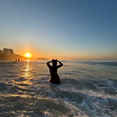 Protege-me como à menina dos teus olhos; esconde-me à sombra das tuas asas. 17:8 📖 https://t.co/FlPOxsnyMA
