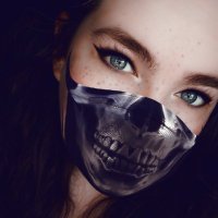 ░n░e░e░n░e░r░s░ (@eyeneeners) 's Twitter Profile Photo