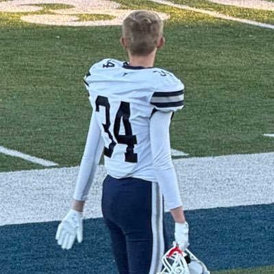Jackson_Dav34's profile picture. Anderson County High school 🏈 • #34