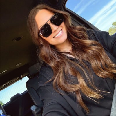Dog mom. Wannabe chef. ⛽️ @drink_victory 🏎️ @SwindellSpdLab