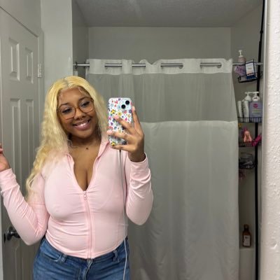 nyslimmmm's profile picture. top shelf. princess.