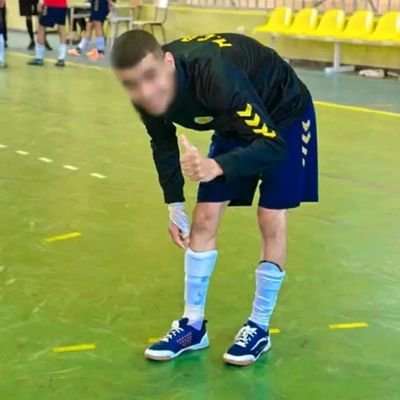 Joueur de football de futsal
. .
MC Algérie.....🇩🇿👑
39🌴🦊