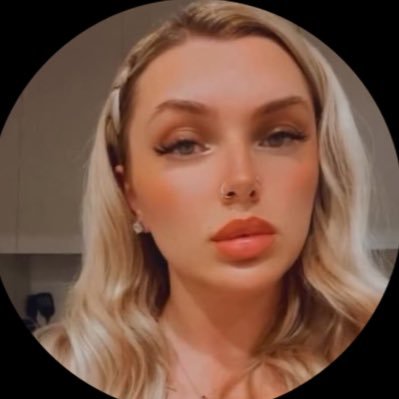 Psychic, tarot reader and spirit channel 🔮 Specialising in the akashic records, pregnancy readings, predictions and healing.✨| All readings can be booked
