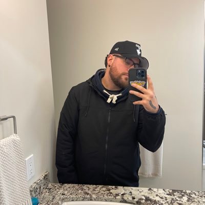 hello! I stream on twitch and I sometimes get good clips lol - Twitch Affiliate - Fortnite/Call of duty player