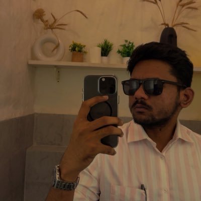 OmkarIyer9's profile picture. Overworked and Underfucked