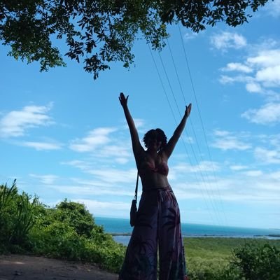 Nordestina BA ♥️, Leitora 📚, Administradora🎓, Católica 📿, Servidora Pública 💻, Bem Humorada 😜, Leve🍃, Feliz 🤩